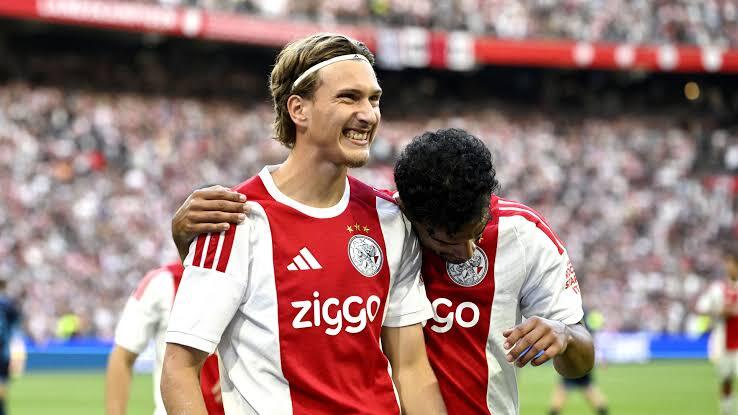 Agent reveals details: PSG sign rising star from Ajax Amsterdam for well over 50 million